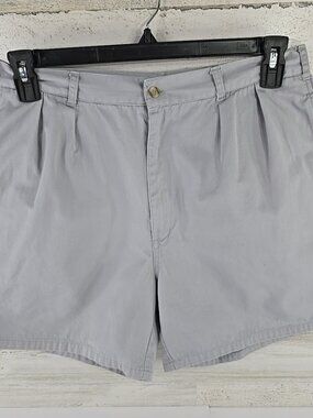 VINTAGE WOOLRICH MEN'S PLEATED SHORTS IN LIGHT GRAY SIZE 32???100% COTTON *FLAWS